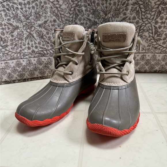 Sperry winter boots size 7.5 - Picture 1 of 7